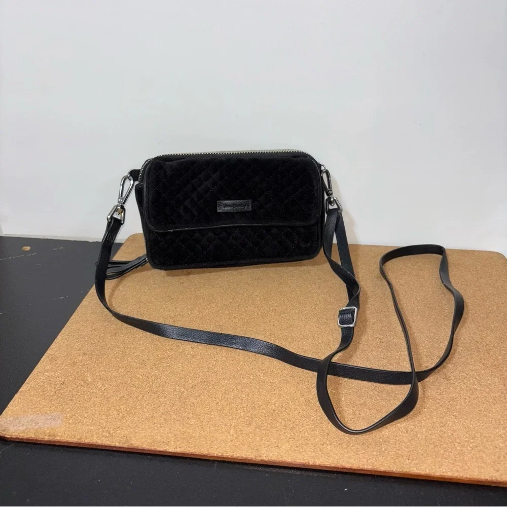 Vera Bradley Black Quilted Velvet Crossbody Bag 7x5 - Picture 1 of 8
